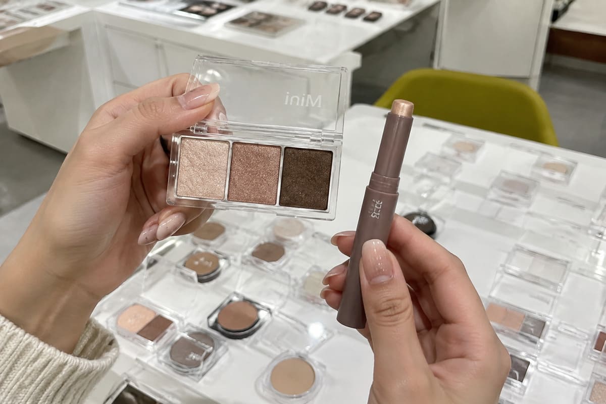 Compact palettes and eyeshadow stick format trends best eyeshadow palettes of all time compact stick format trends